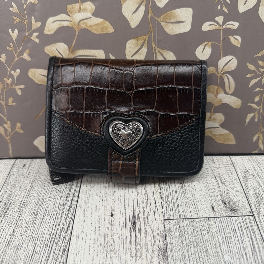 BRIGHTON Bellissimo Heart Small Coin Wallet Blk Pebbled/Croc Embossed Brown
